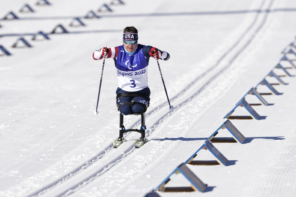 新浪直击冬残奥会冬季两项女子6KM越野滑雪比赛