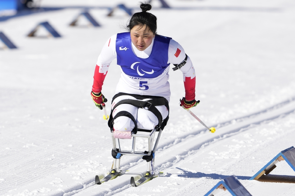 新浪直击冬残奥会冬季两项女子6KM越野滑雪比赛
