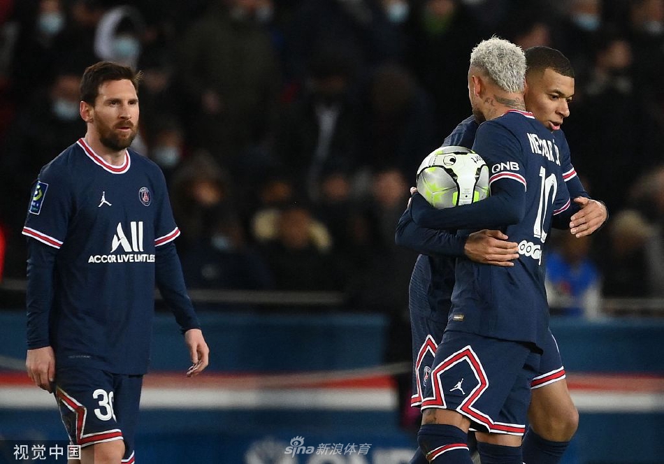 [法甲]巴黎3-1圣埃蒂安 梅西两度助攻姆巴佩破门