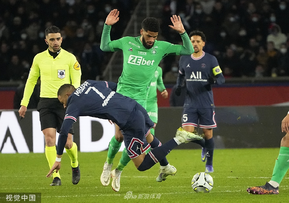 [法甲]巴黎3-1圣埃蒂安 梅西两度助攻姆巴佩破门