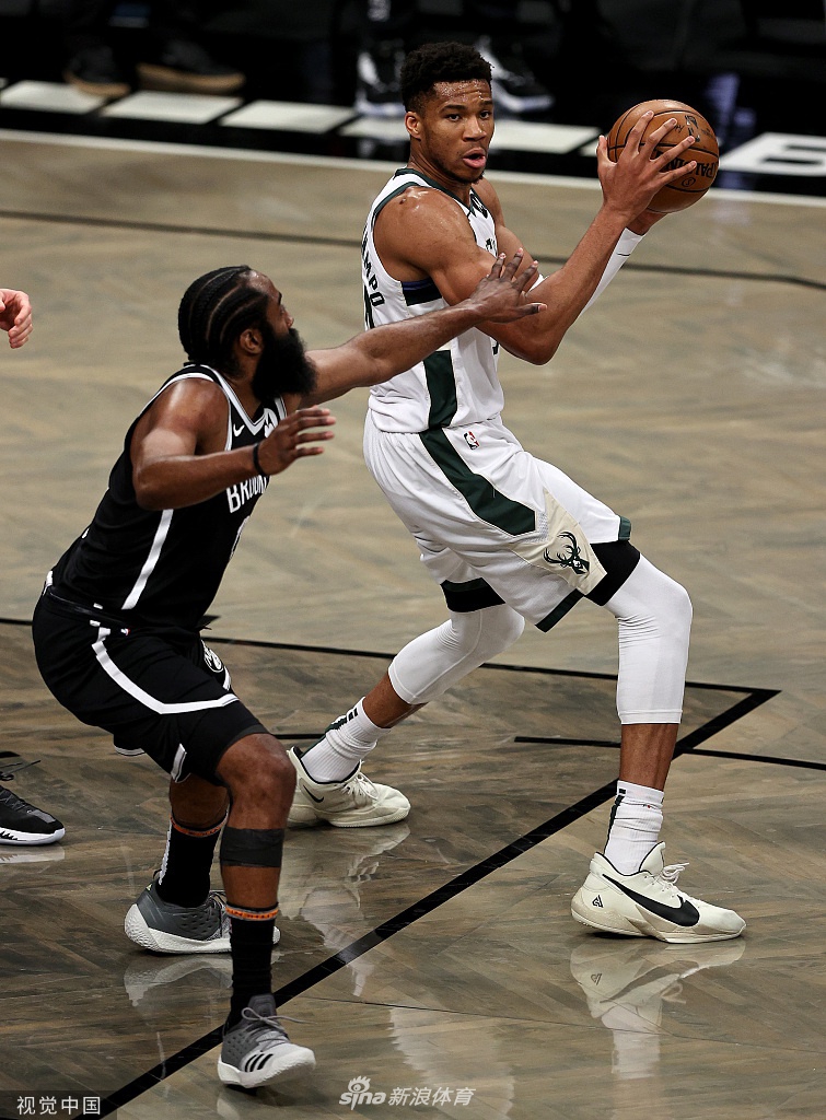 [NBA季后赛]雄鹿加时113-111篮网 KD空砍48分