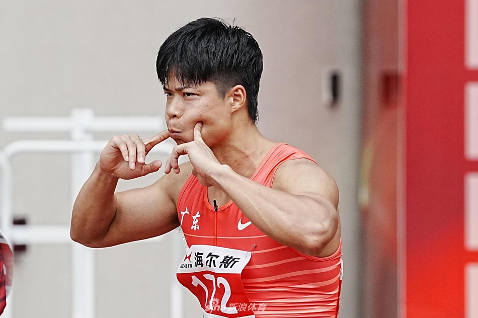 田径奥运会选拔赛开赛 苏炳添表情搞怪