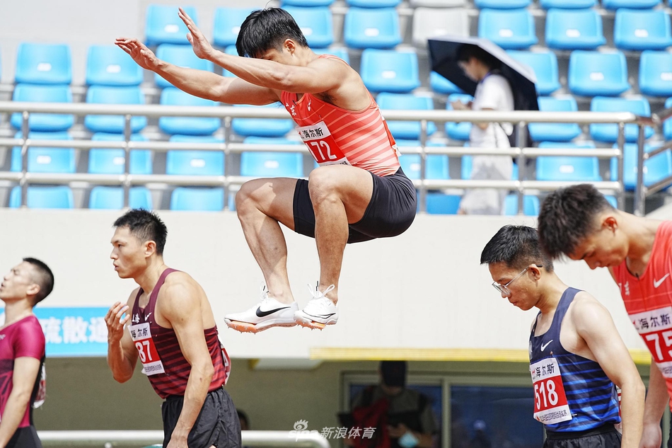 田径奥运会选拔赛开赛 苏炳添表情搞怪