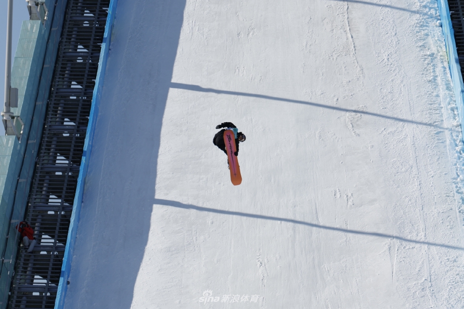 单板滑雪大跳台苏翊鸣晋级决赛