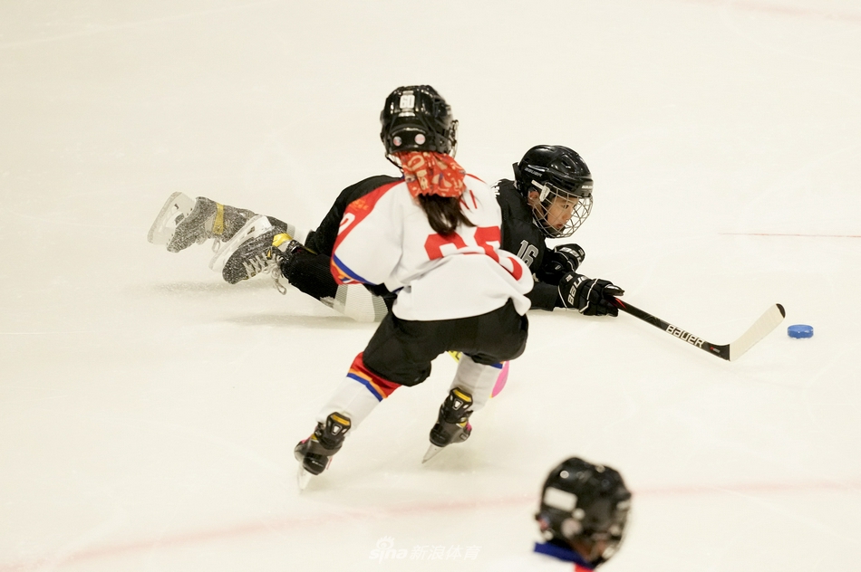 北京市青少年冰球俱乐部联赛亮点多