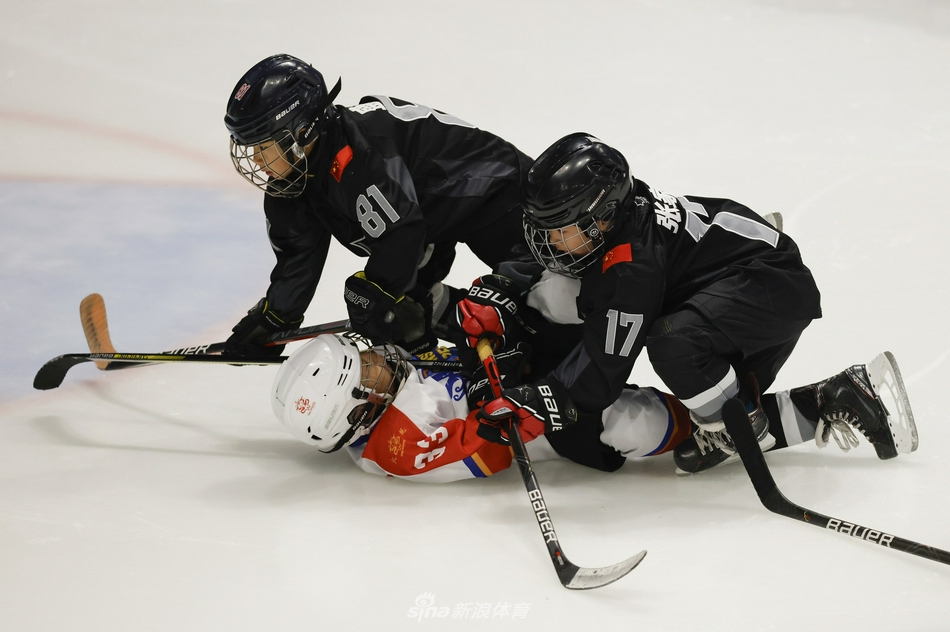 北京市青少年冰球俱乐部联赛亮点多