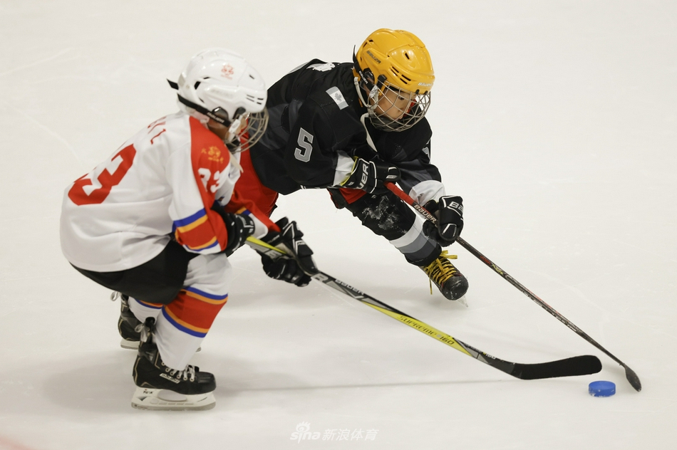北京市青少年冰球俱乐部联赛亮点多