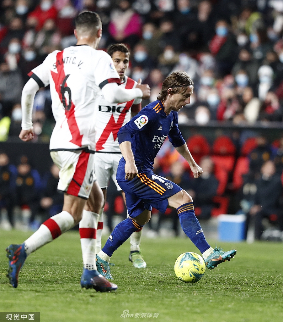 [西甲]威尼修斯助攻本泽马绝杀 皇马客场1-0险胜领跑