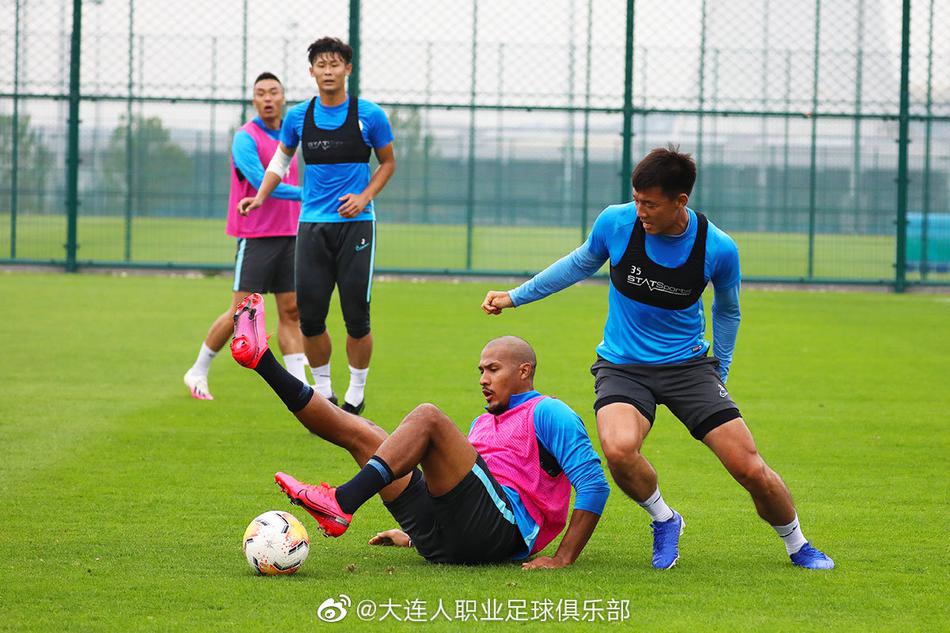 球员合练态度认真