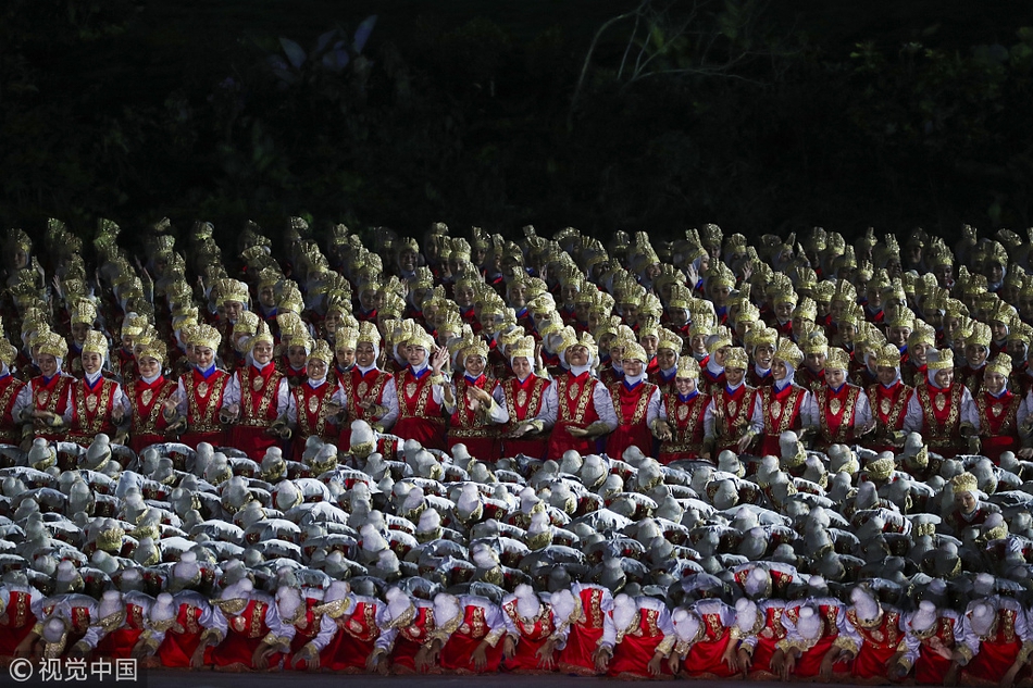 雅加达亚运会开幕式盛大举行