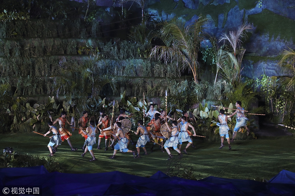 雅加达亚运会开幕式盛大举行