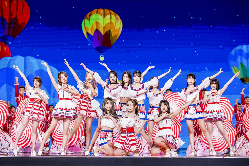 第二届青运会落幕 女子偶像团体BEJ48登台献唱