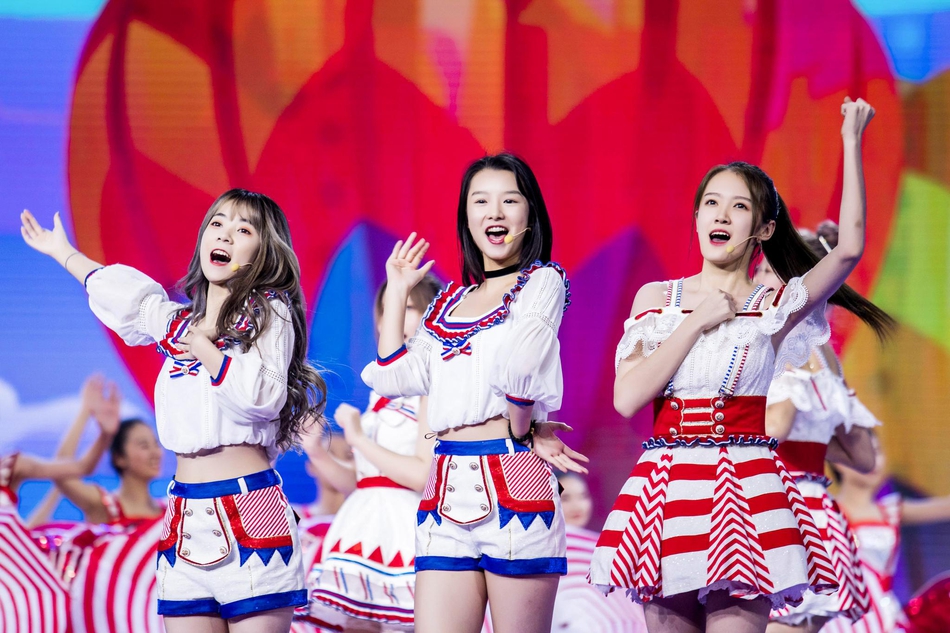 第二届青运会落幕 女子偶像团体BEJ48登台献唱