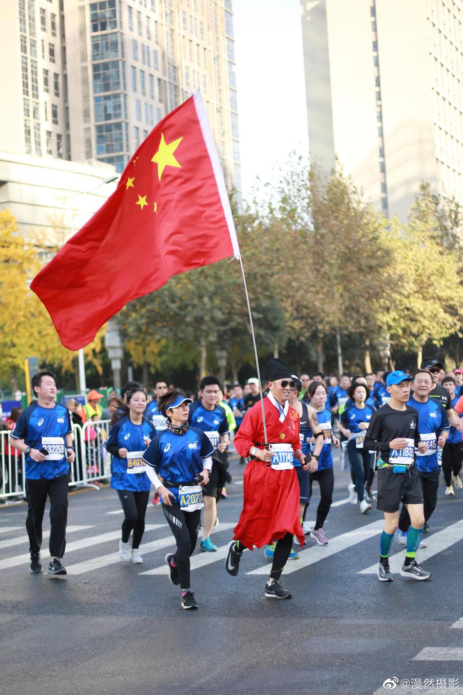 2020西安马拉松精彩瞬间