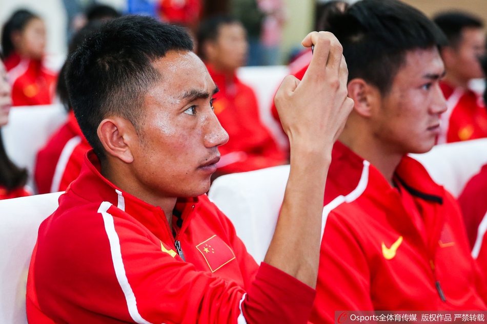 亚锦赛中国田径队动员会:李玲发言 巩立姣领誓