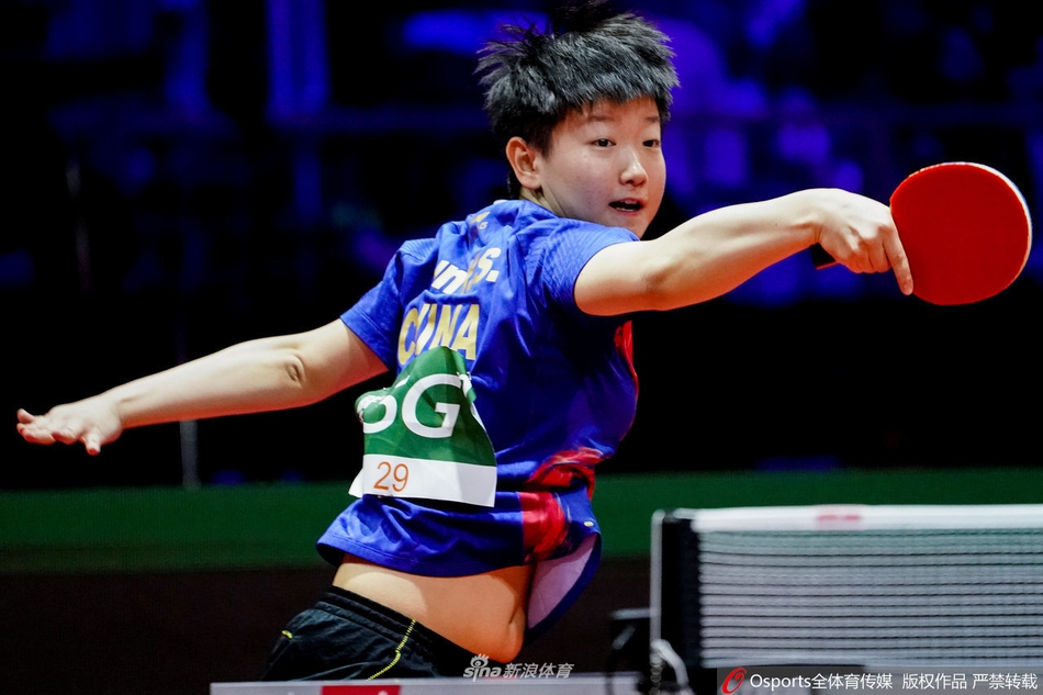 世乒赛女单1/16决赛:孙颖莎4-1伊藤美诚