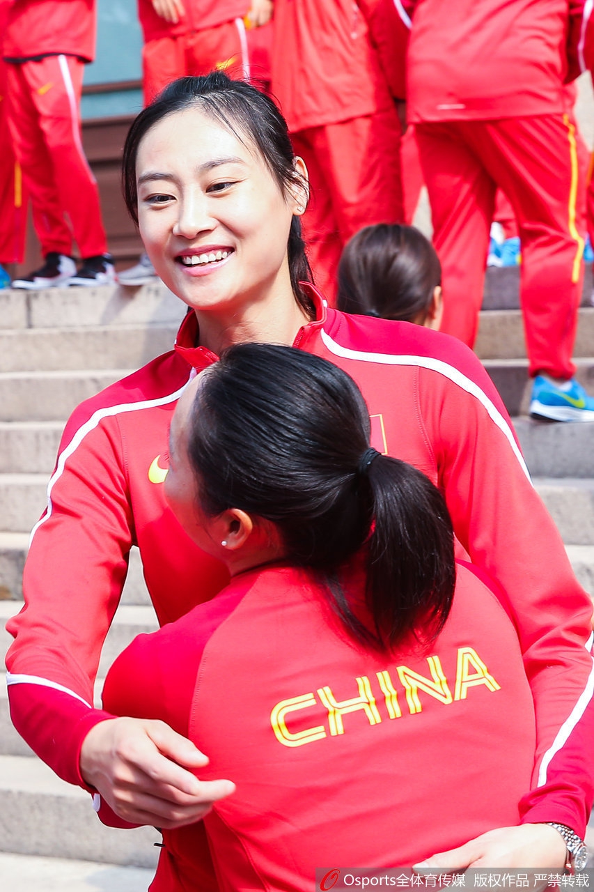 亚锦赛中国田径队动员会:李玲发言 巩立姣领誓