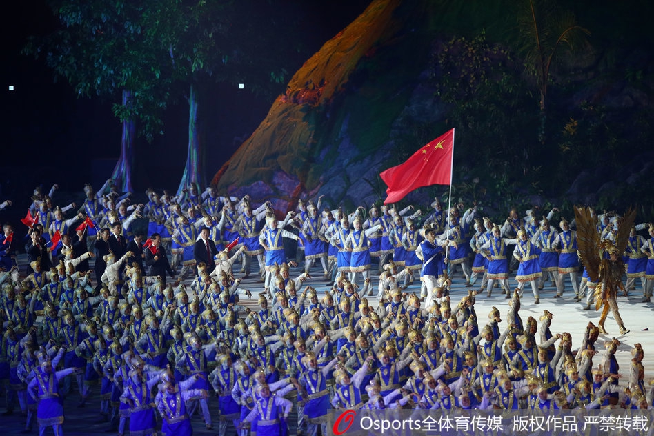 亚运会开幕式中国代表团入场