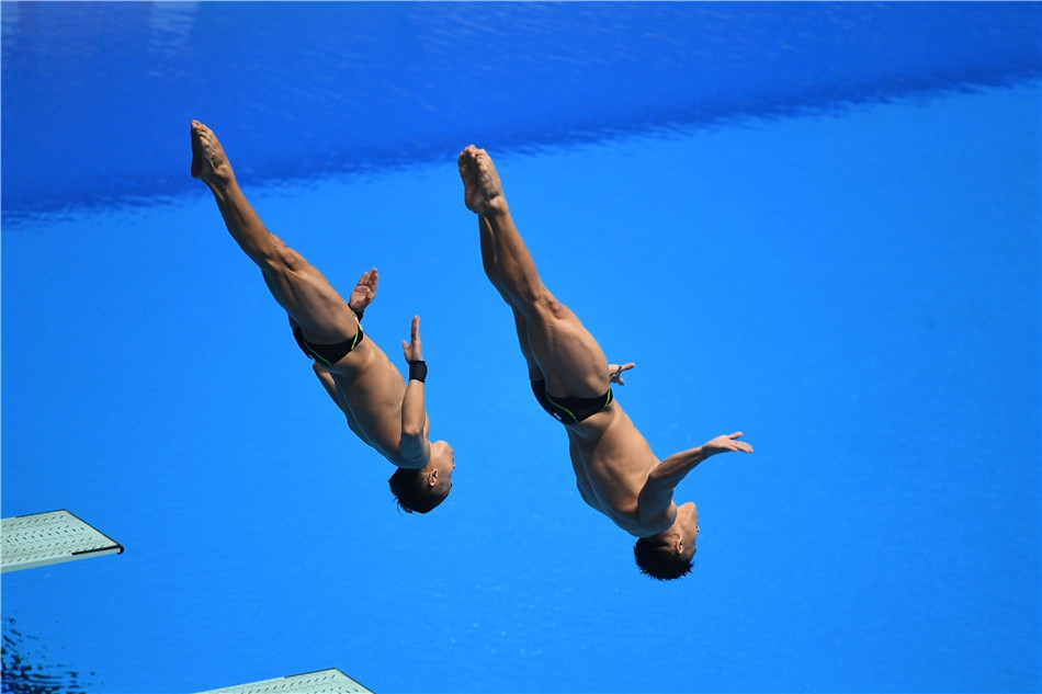 新浪直击亚运男子3米板赛况