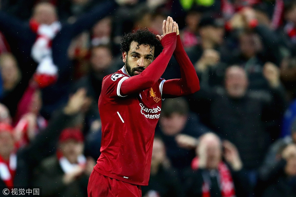 萨拉赫致敬罗马球迷