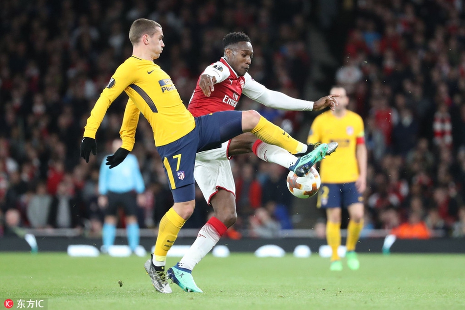 格里兹曼积极拼抢