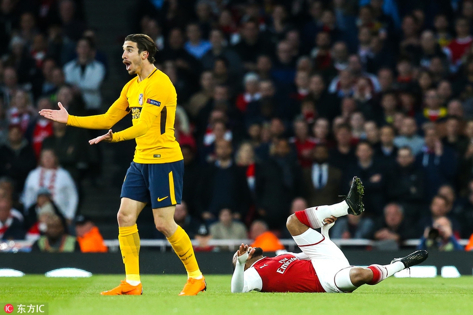 福萨里科对拉卡泽特犯规被罚下