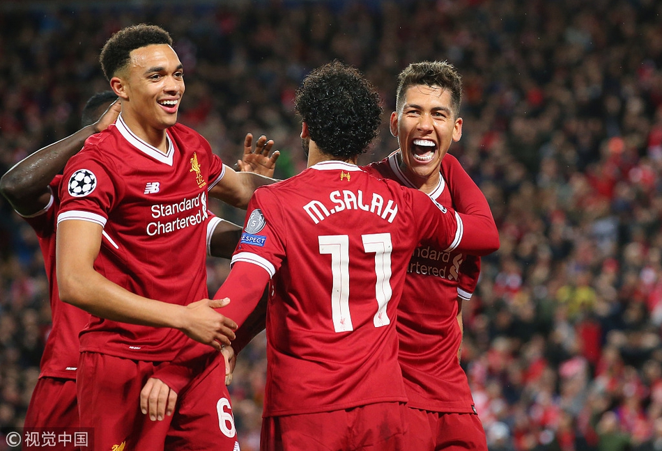 菲尔米诺庆祝破门