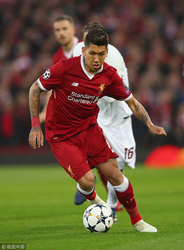 菲尔米诺带球进攻