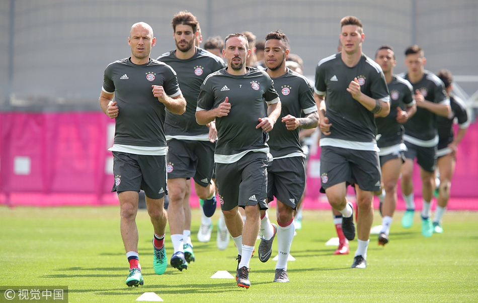 罗贝里领衔拜仁备战