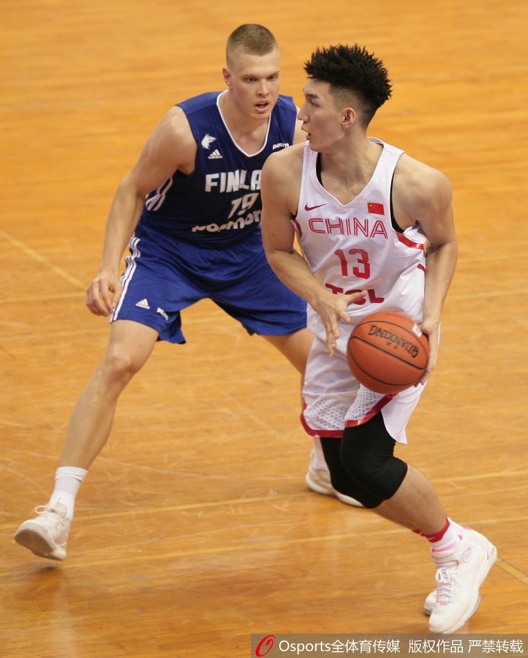 斯杯：中国男篮蓝队VS芬兰