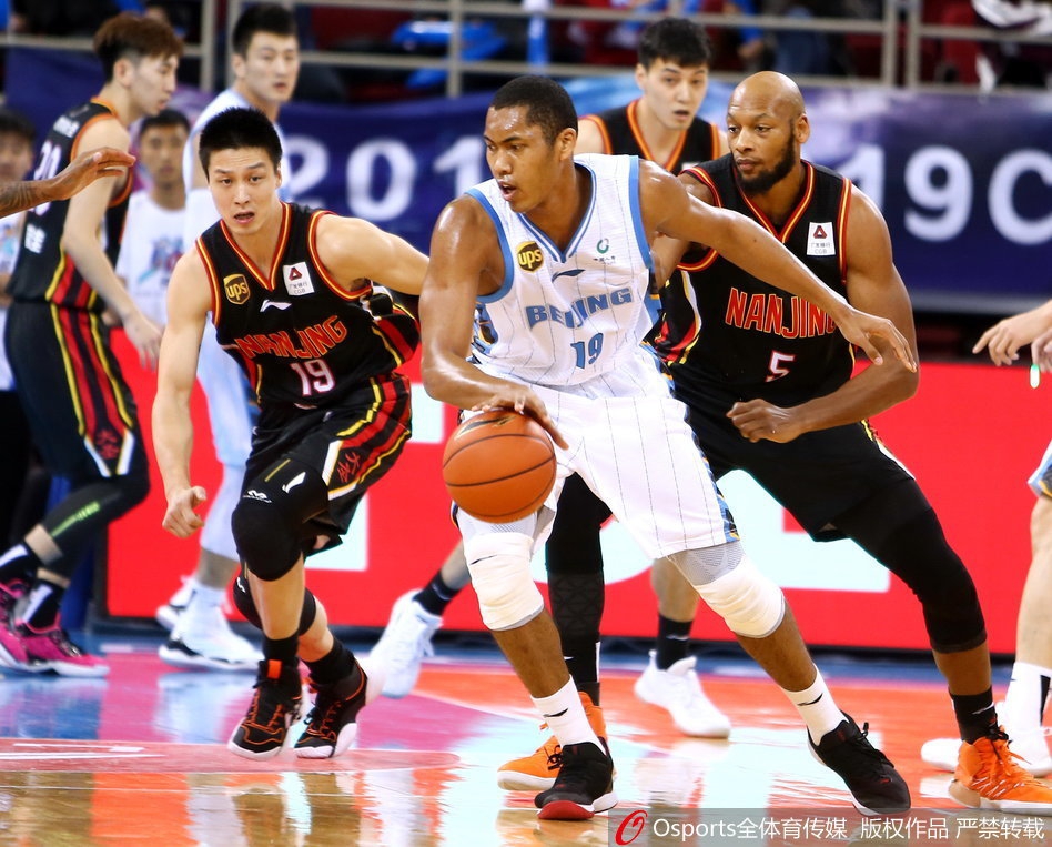 CBA第7轮:北京114-102同曦