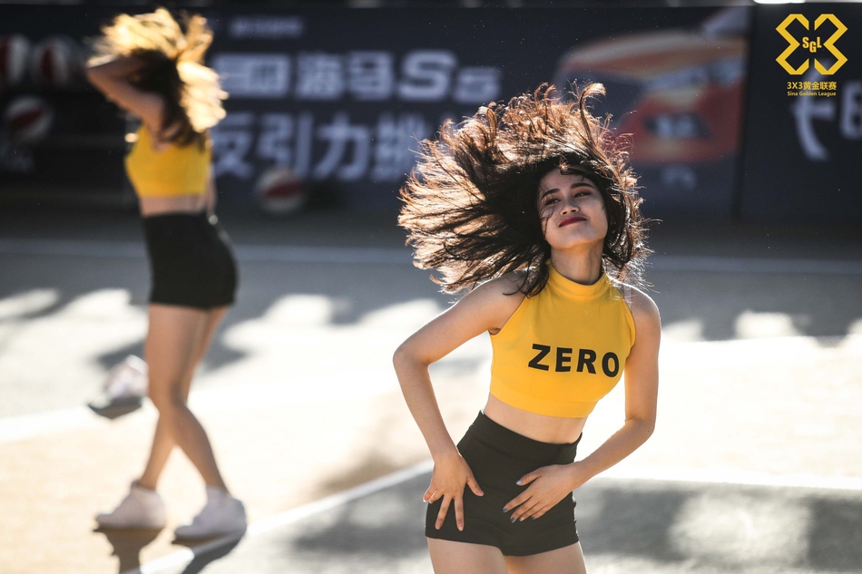 啦啦队宝贝激情热舞