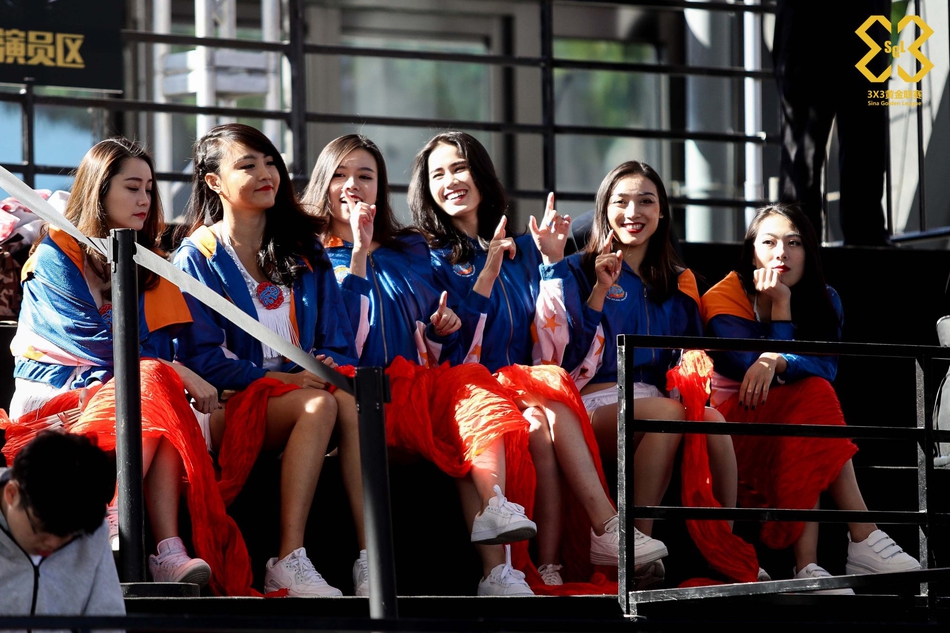 啦啦队宝贝激情热舞