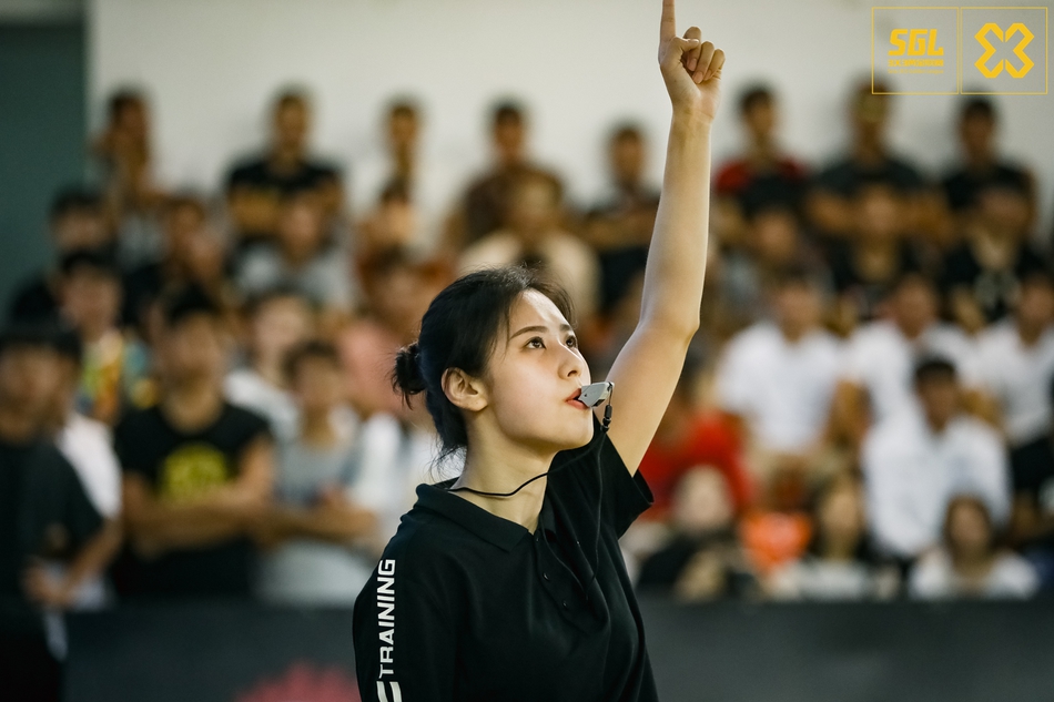 中国篮球颜值最高女裁判