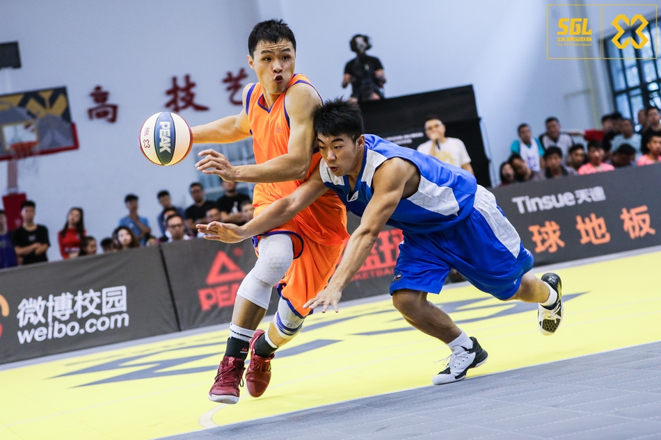 北京时间8月28日,3x3黄金联赛西安站,扣篮大赛中,矣进宏击败mic队友