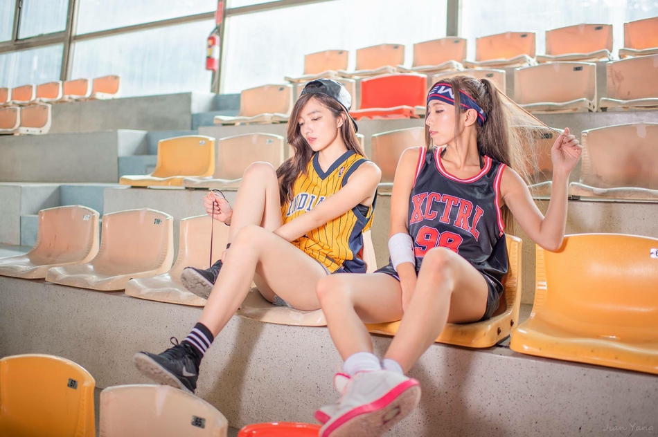 她身材火辣篮球竟也打这么好