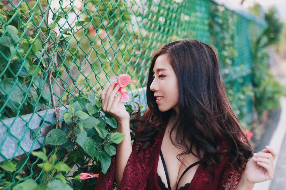 她身材火辣篮球竟也打这么好