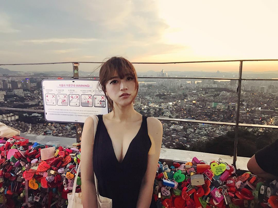 这位空姐球迷让男生女生都羡慕