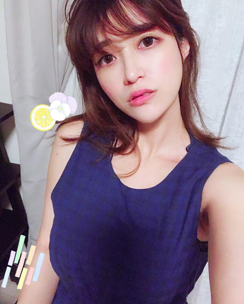 这位空姐球迷让男生女生都羡慕