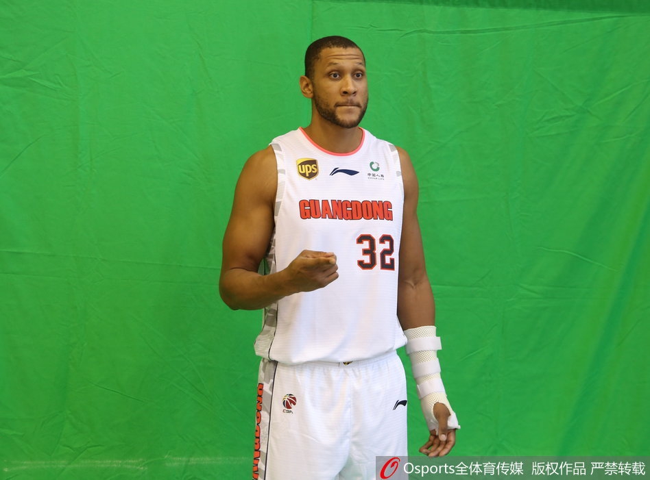 广东写真拍摄花絮阿联笑得灿烂