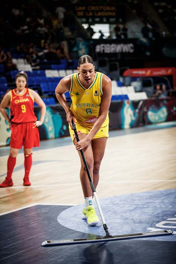 女篮世界杯中国队42-83澳大利亚