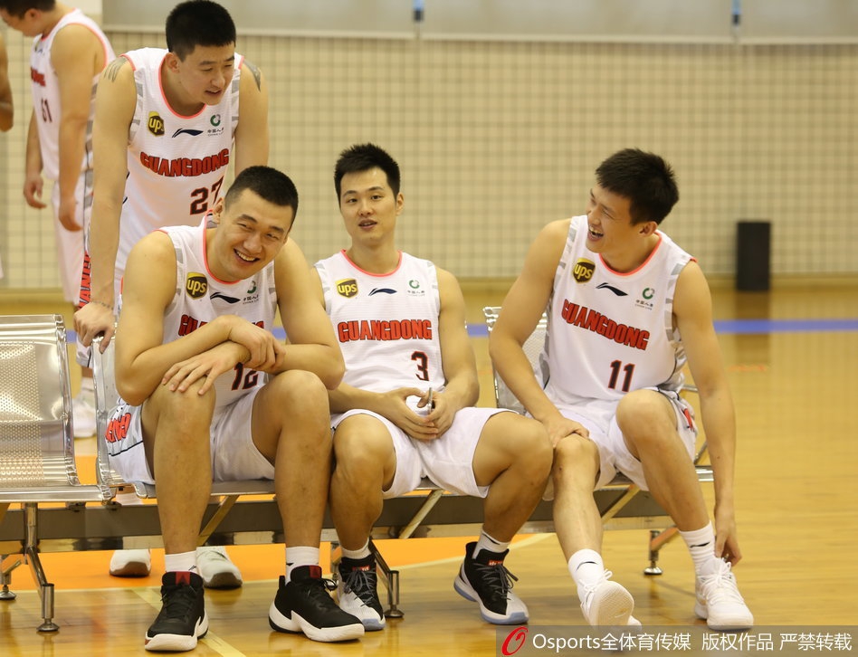 广东写真拍摄花絮阿联笑得灿烂