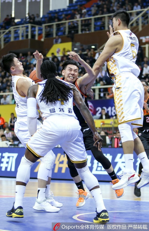 CBA第3轮:广厦116-95同曦