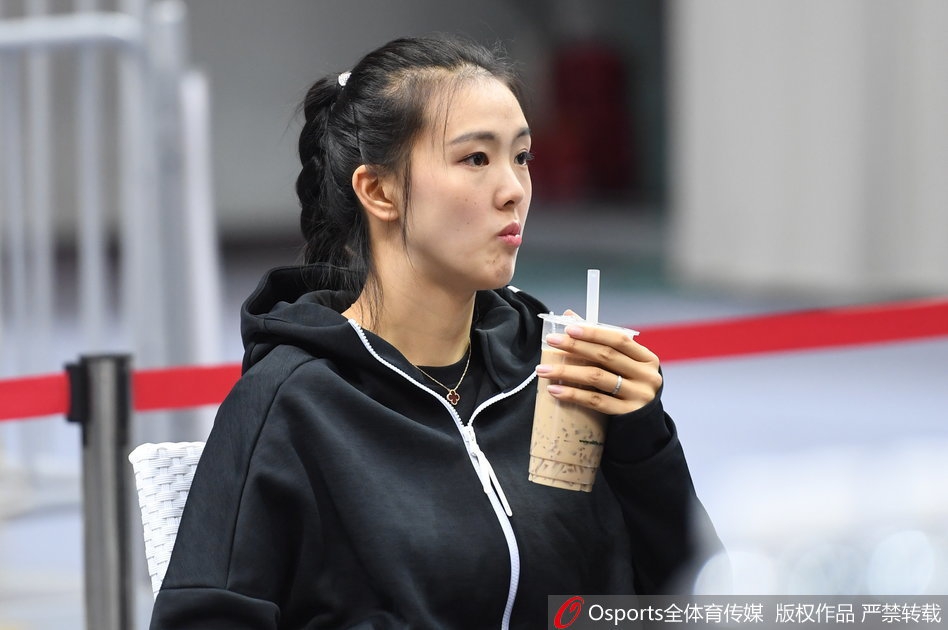 张常宁现场助威未婚夫吴冠希