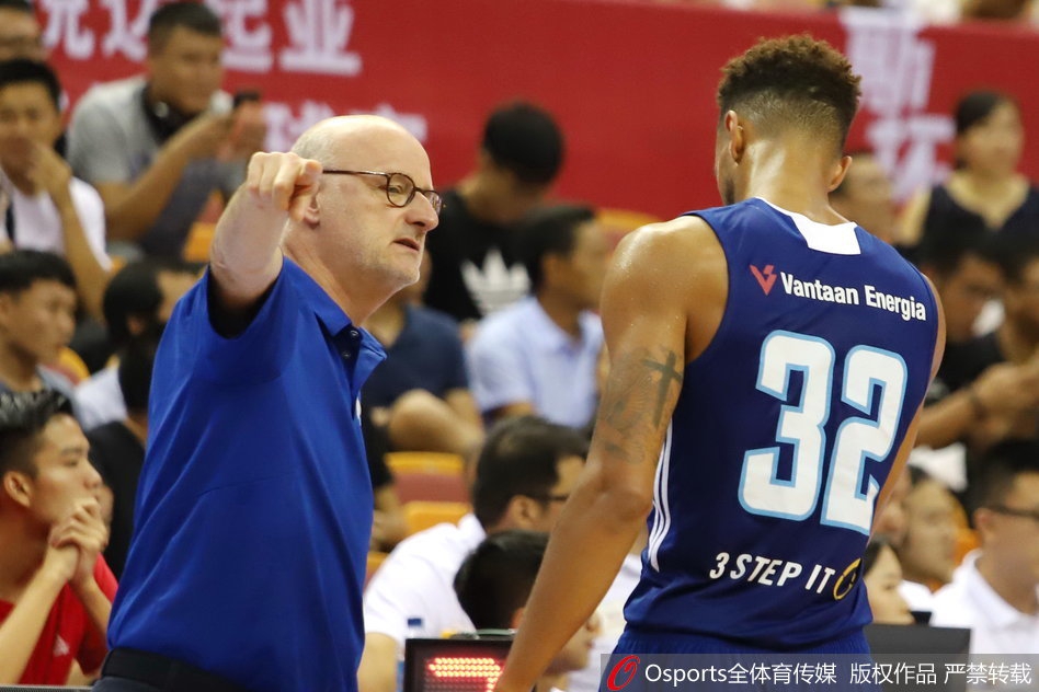 斯杯：中国男篮蓝队VS芬兰