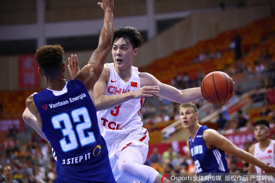 斯杯：中国男篮蓝队VS芬兰