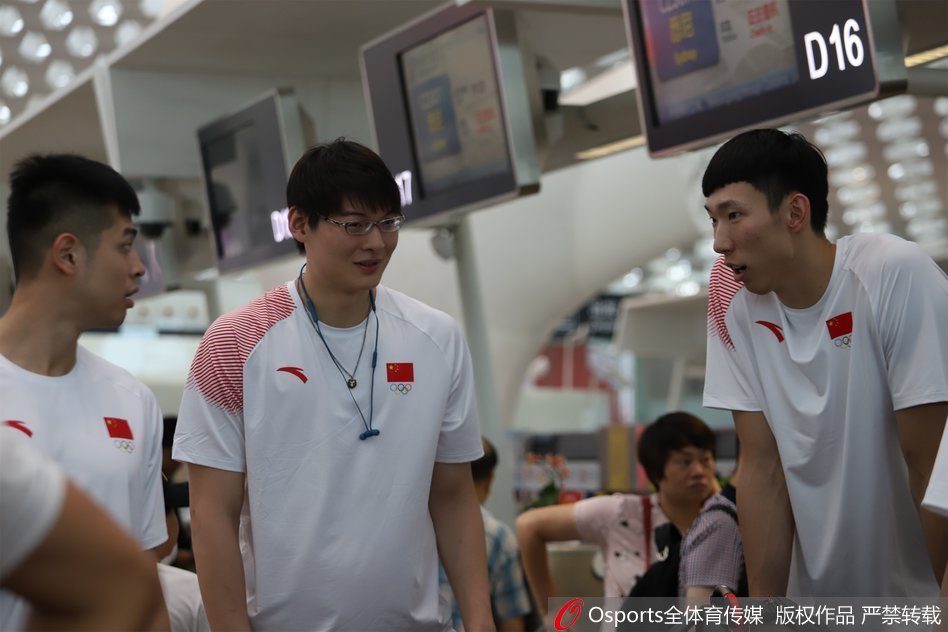 中国男篮红队出征雅加达