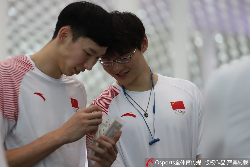 中国男篮红队出征雅加达