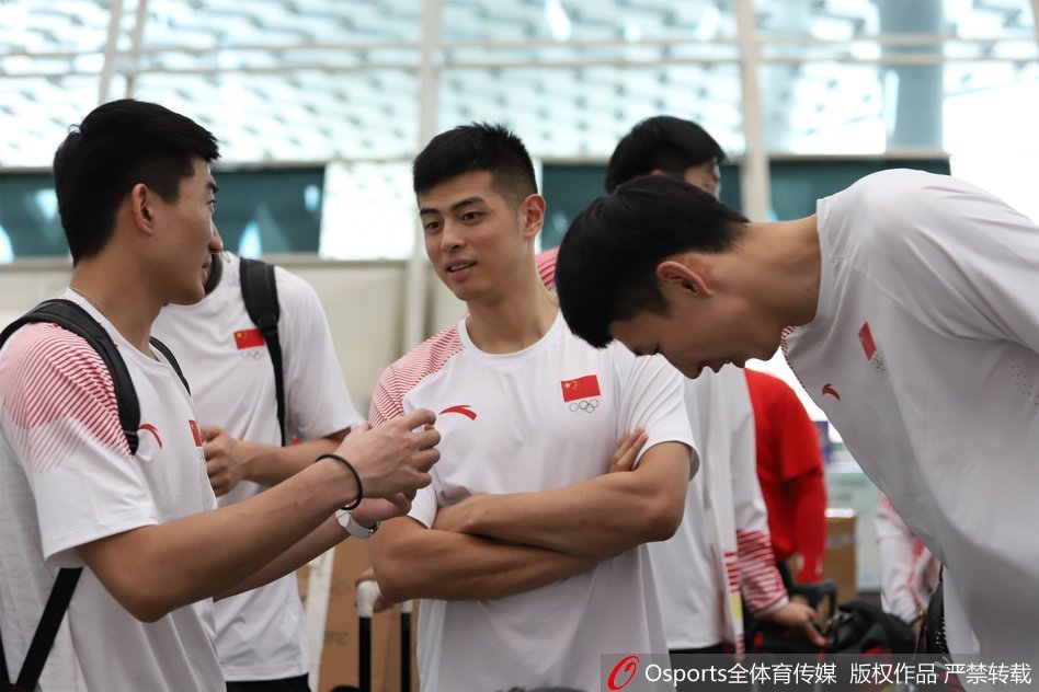 中国男篮红队出征雅加达