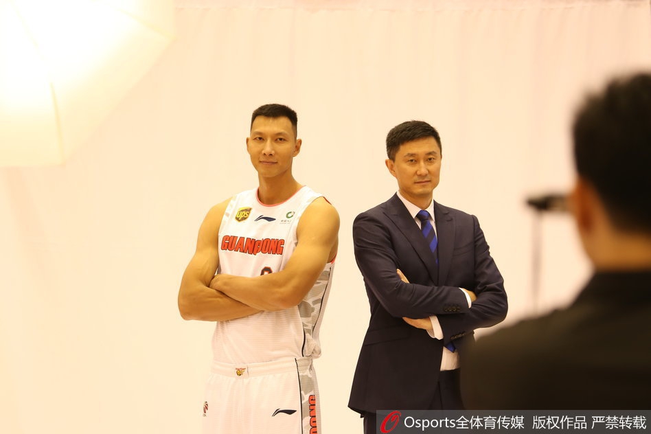 广东写真拍摄花絮阿联笑得灿烂